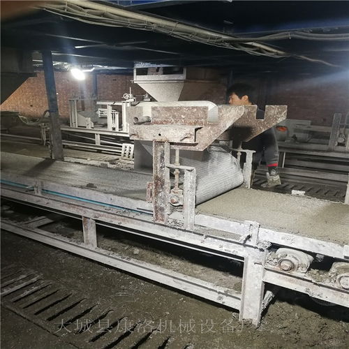 现浇免拆模板与免拆外模板设备 建筑材料加工中的核心差异